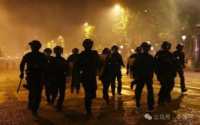 法国又乱套了，乱得匪夷所思